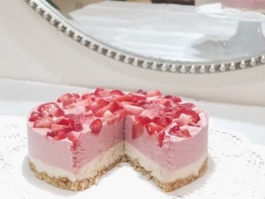 Keto Strawberry Cream Cheesecake
