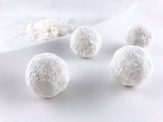 Keto Coconut Hazelnut Energy Dessert Balls Fat Bombs. 4/8